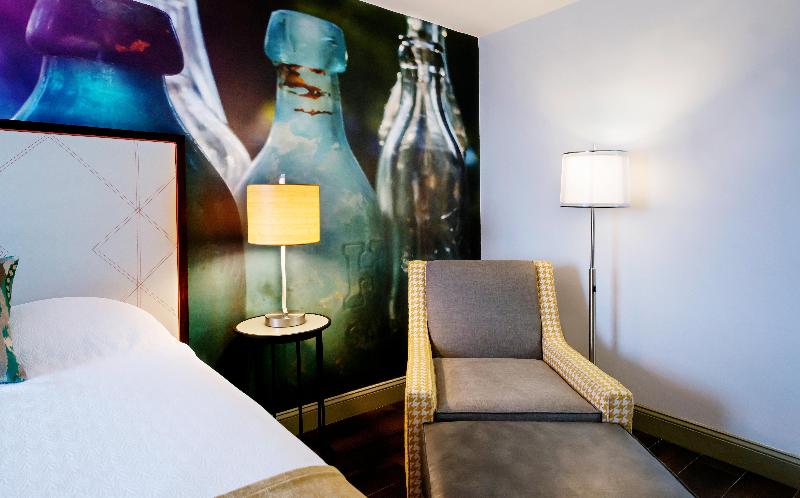 キングサイズベッドのスタンダードルーム, Indigo Savannah Historic District, An Ihg