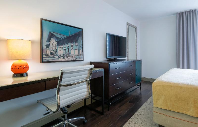 キングサイズベッドのスタンダードルーム, Indigo Savannah Historic District, An Ihg