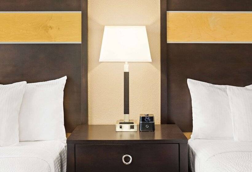 Номер Deluxe, La Quinta Inn & Suites By Wyndham Richmondmidlothian