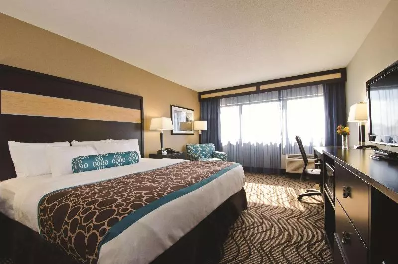 キングサイズベッドのスタンダードルーム, La Quinta Inn & Suites By Wyndham Richmondmidlothian
