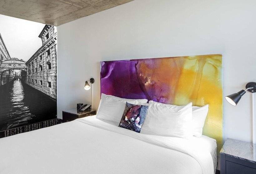 디럭스 룸, Lorenzo Hotel Dallas, Tapestry Collection By Hilton