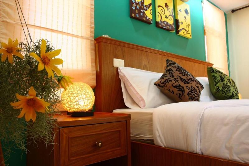 스위트 퀸침대, Lorenzo Hotel Dallas, Tapestry Collection By Hilton