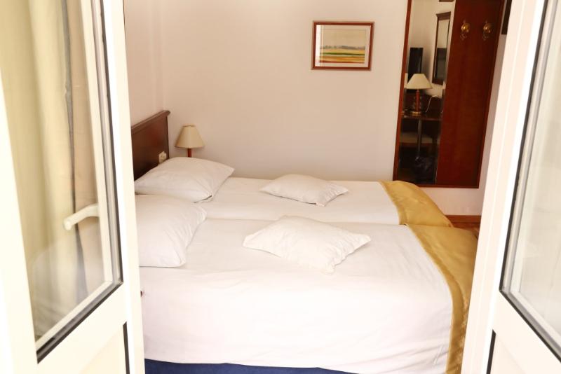 스위트 킹사이즈 침대, Lorenzo Hotel Dallas, Tapestry Collection By Hilton