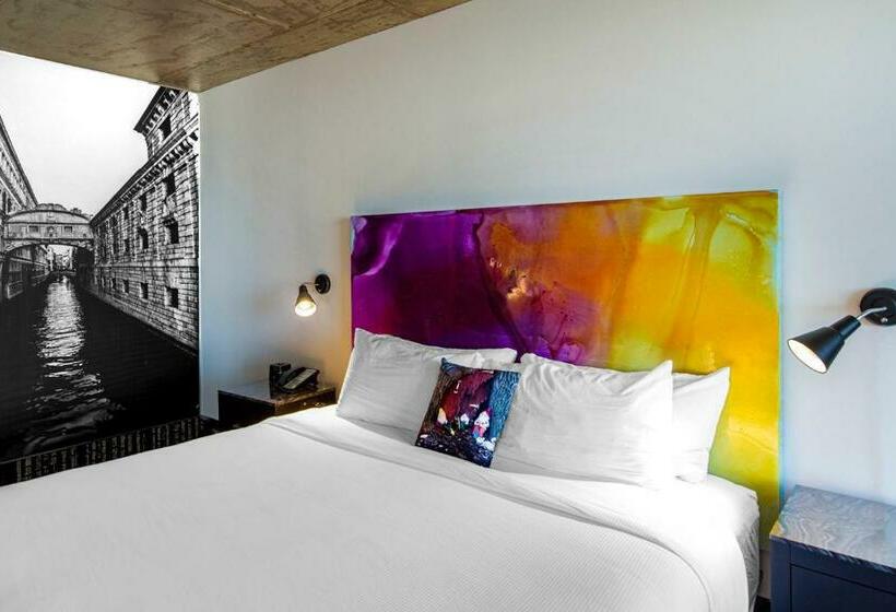디럭스 룸, Lorenzo Hotel Dallas, Tapestry Collection By Hilton