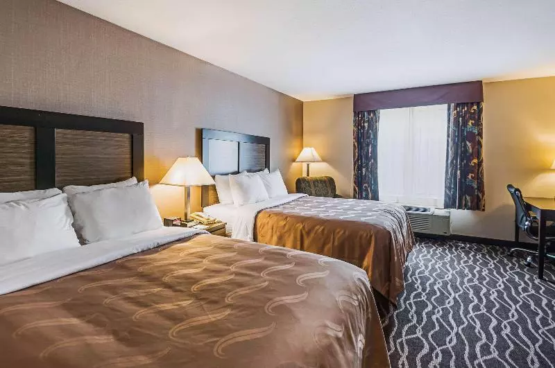 スタンダードルーム, Quality Inn & Suites Frostburgcumberland