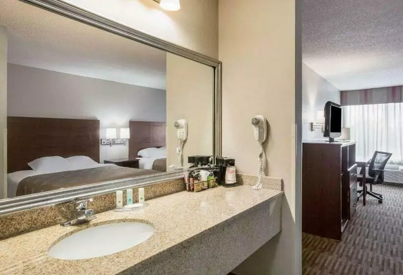 スタンダードルーム, Quality Inn & Suites Lawrence  University Area