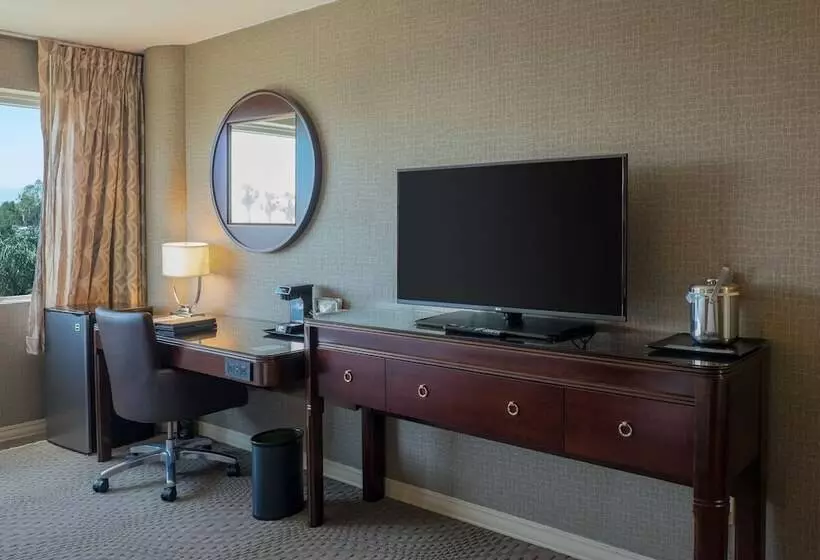 اتاق استاندارد با 2 تخت دوبل, Sheraton Ontario Airport