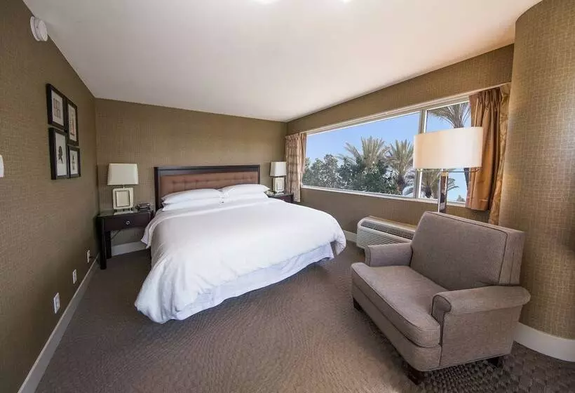 سوییت جونیور, Sheraton Ontario Airport