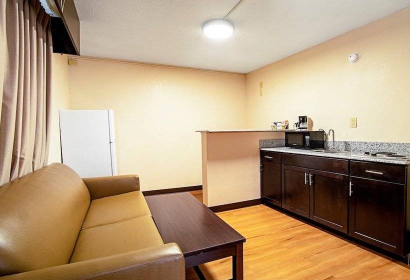 Люкс, Red Roof Inn & Suites Greenwood, Sc