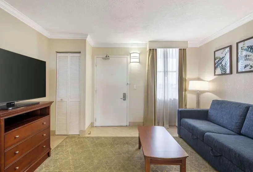 سوییت خانوادگی, Best Western Cocoa Beach Hotel & Suites