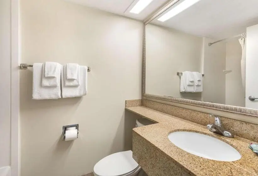 Junior Suite Queen Bed, Best Western Cocoa Beach Hotel & Suites