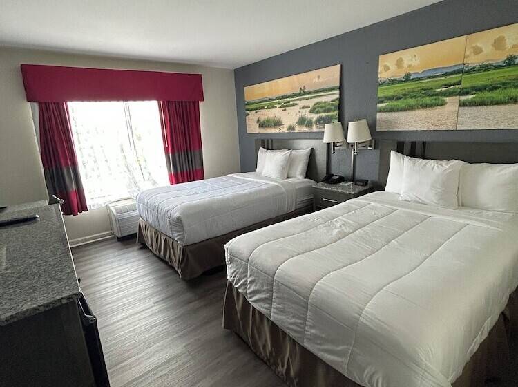 带2个双人床的标准工作室, Clarion Pointe Greensboro Coliseum Area