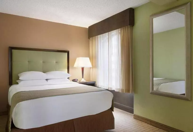 プレミアムルーム, Days Inn By Wyndham Baltimore Inner Harbor