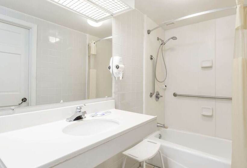 غرفة ديلوكس, Days Inn By Wyndham Petersburg/south Fort Lee