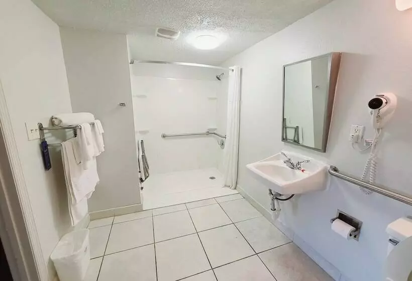 身障者適用スイートルーム, Quality Inn & Suites Orlando East   Ucf Area