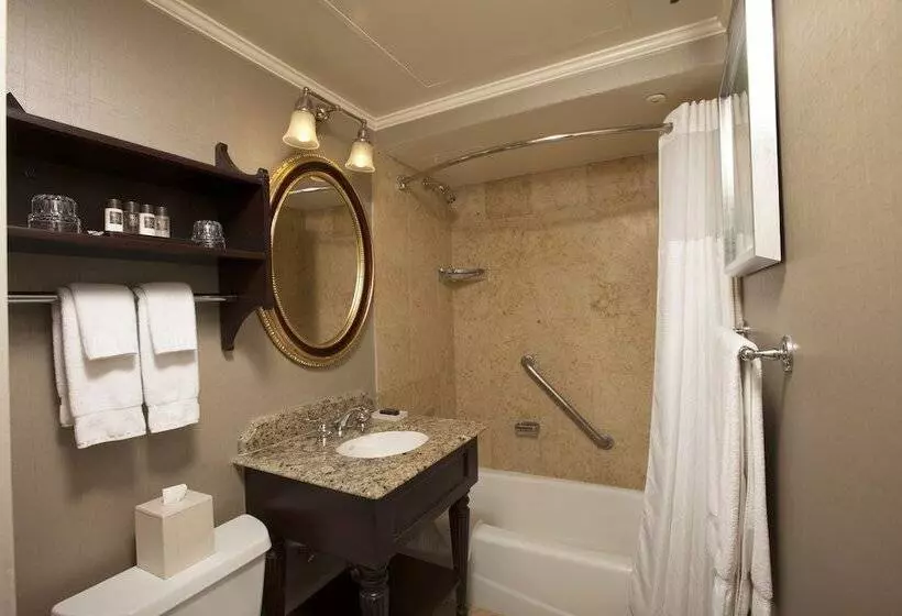 استودیوی استاندارد با تخت دوبل, Del Coronado, Curio Collection By Hilton