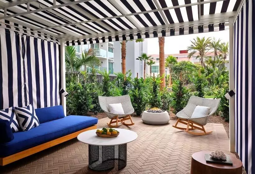 اتاق استاندارد با تخت دوبل و چشمانداز, Del Coronado, Curio Collection By Hilton