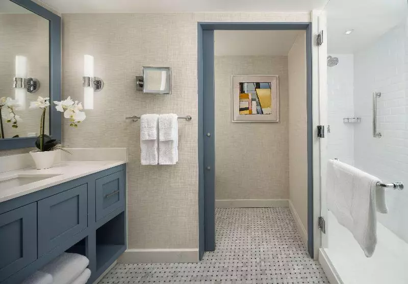 اتاق استاندارد با چشمانداز دریا, Del Coronado, Curio Collection By Hilton