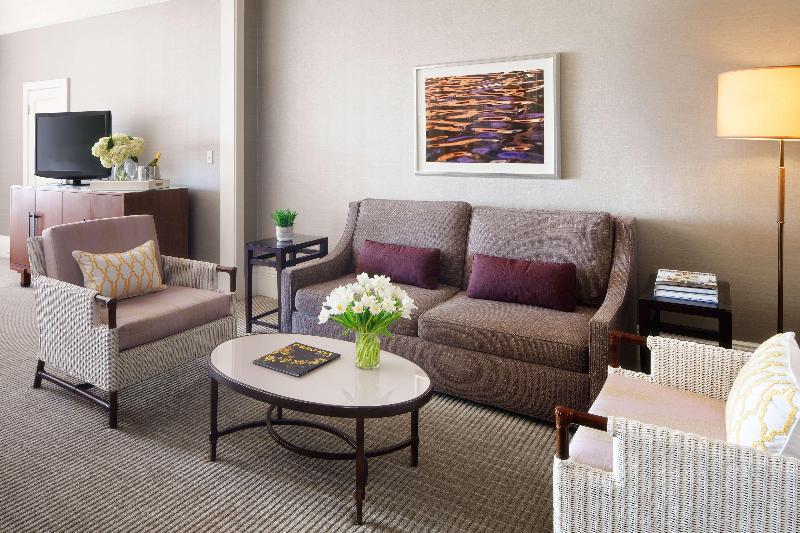 스탠다드 스튜디오 킹침대, Del Coronado, Curio Collection By Hilton