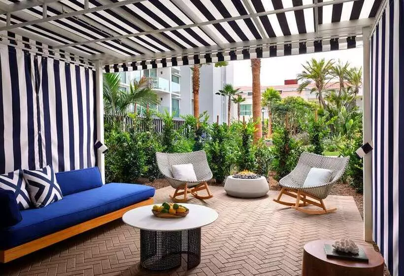 اتاق استاندارد با چشمانداز, Del Coronado, Curio Collection By Hilton