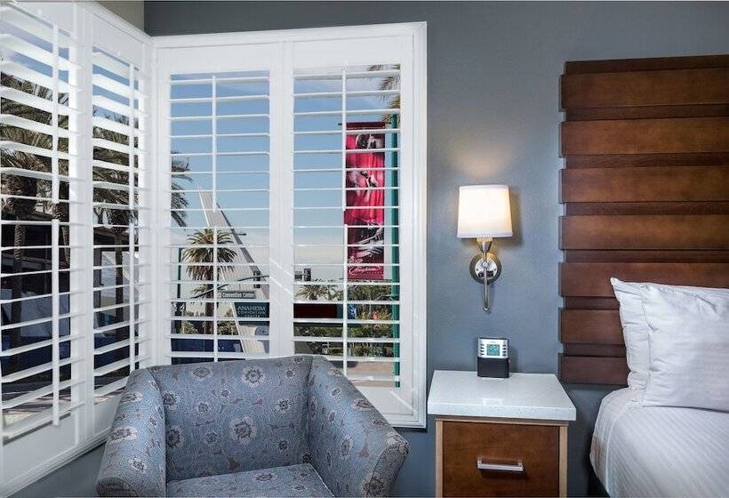 Номер Deluxe, Desert Palms Hotel & Suites Anaheim Resort