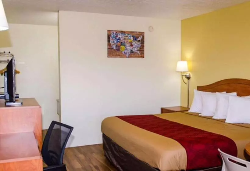 اتاق استاندارد با تخت بزرگ, Econo Lodge East