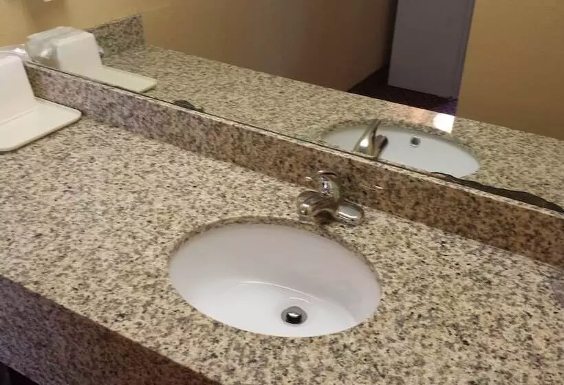 ２ダブルベッドのスタンダードルーム, Econo Lodge Near Bluefield College