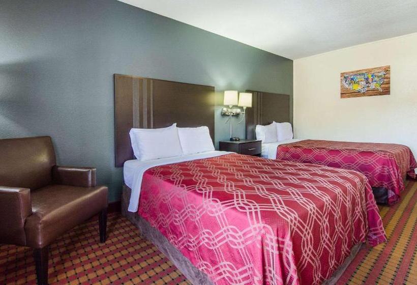 Номер Стандарт 2 Двуспальные Кровати, Econo Lodge Near Motor Speedway