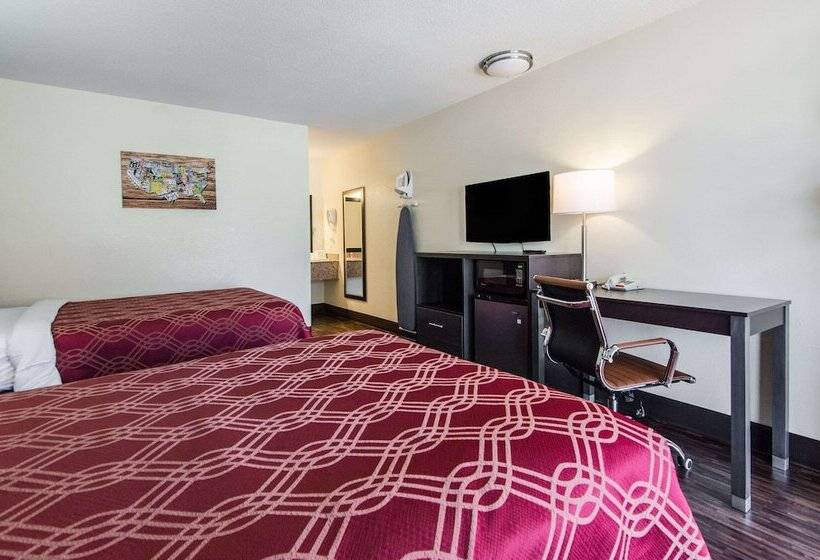 Номер Стандарт 2 Двуспальные Кровати, Econo Lodge Near Motor Speedway