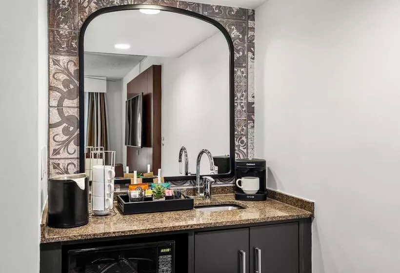 سوئیت با بالکن, Embassy Suites By Hilton Los Angeles Lax South/el Segundo