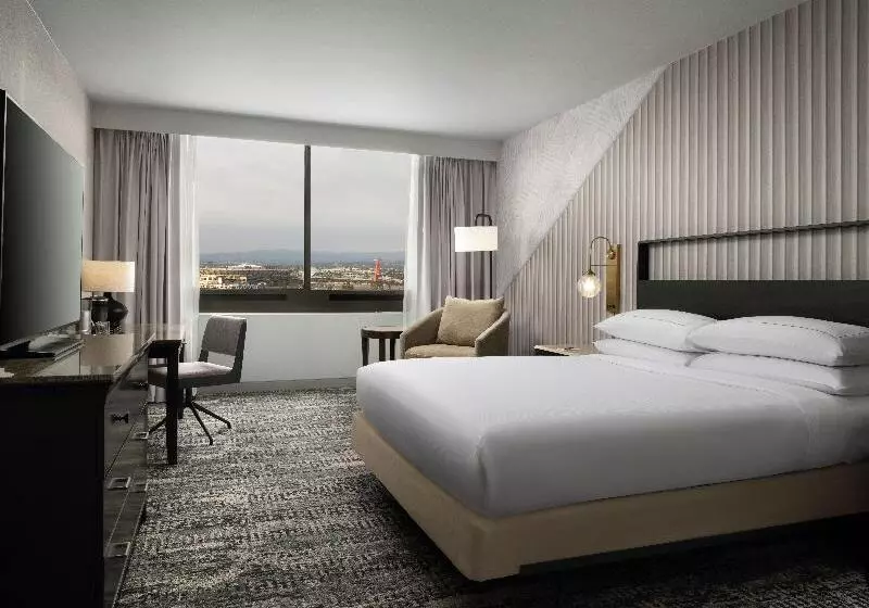 اتاق استاندارد با تخت بزرگ, Fera Anaheim, A Doubletree By Hilton