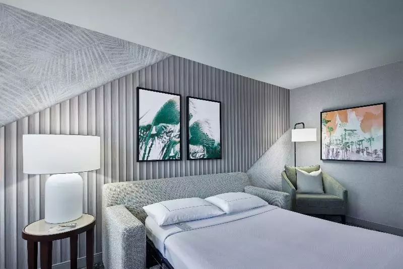 استودیو استاندارد با تخت کینگ, Fera Anaheim, A Doubletree By Hilton