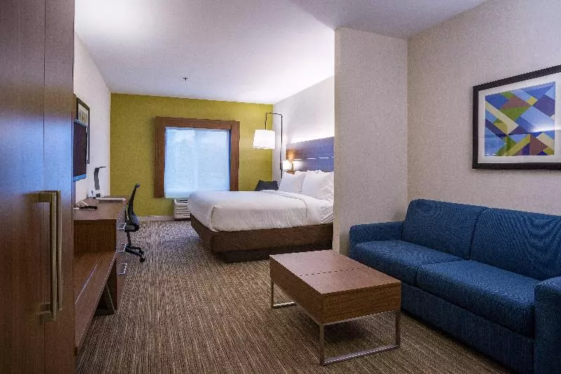キングサイズベッドのエクゼクティブルーム, Holiday Inn Express Branford New Haven, An Ihg