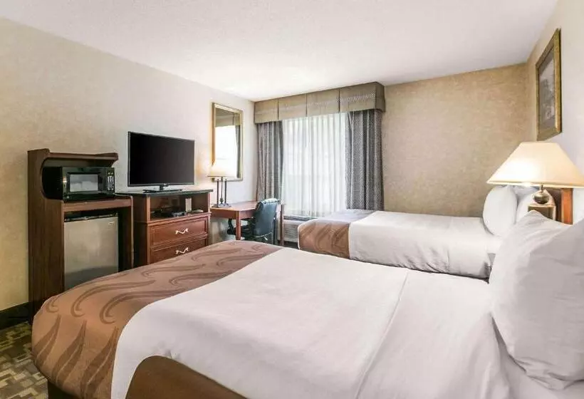 ２ダブルベッドのスタンダードルーム, Quality Inn Edisonnew Brunswick