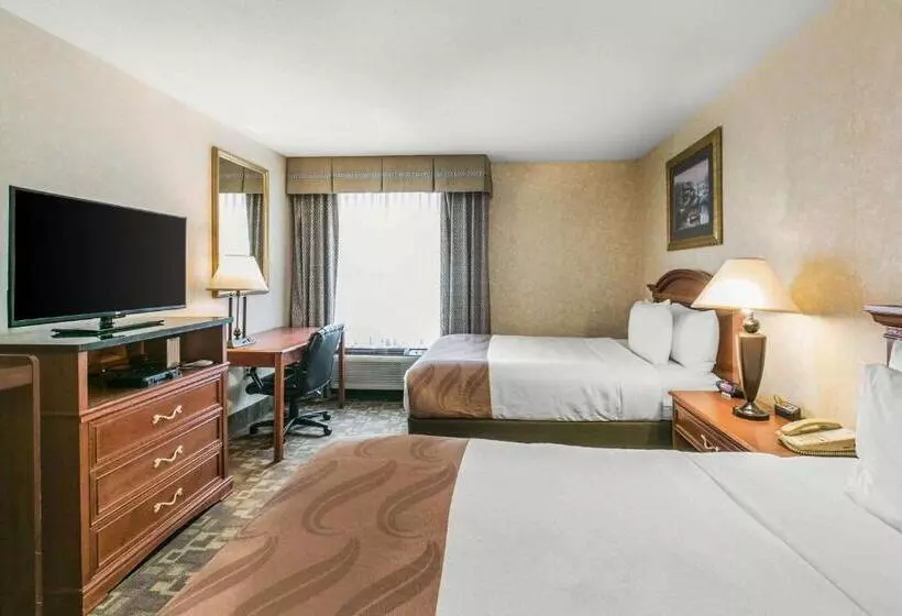 ２ダブルベッドのスタンダードルーム, Quality Inn Edisonnew Brunswick