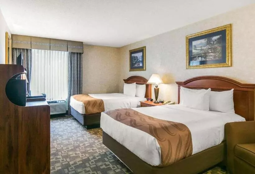 ２ダブルベッドのスタンダードルーム, Quality Inn Edisonnew Brunswick