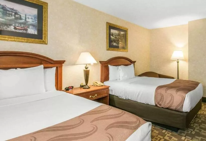 ２ダブルベッドのスタンダードルーム, Quality Inn Edisonnew Brunswick