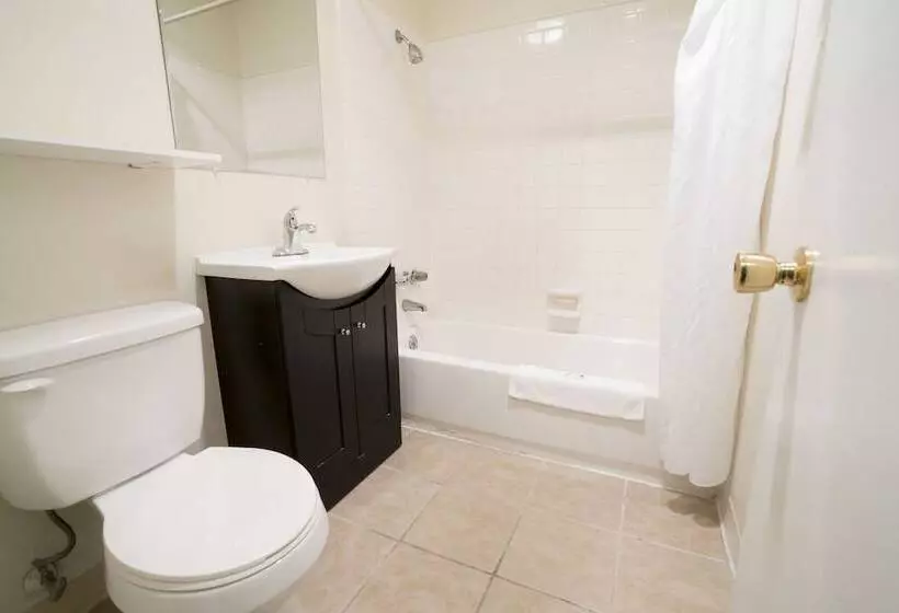 اتاق استاندارد با 2 تخت دوبل, Seatac Inn