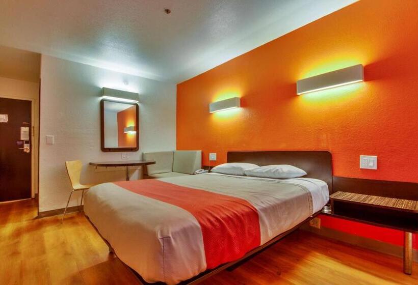 اتاق استاندارد با تخت بزرگ, Motel 6 Dallas Fair Park