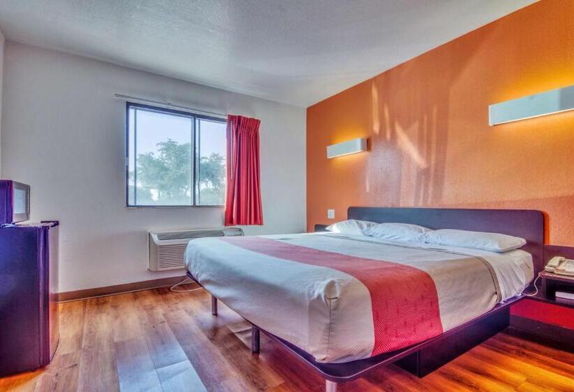 اتاق لوکس با تخت بزرگ, Motel 6 Dallas Fair Park