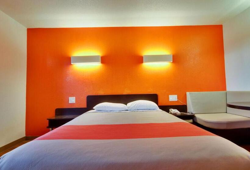 اتاق لوکس با تخت بزرگ, Motel 6 Dallas Fair Park