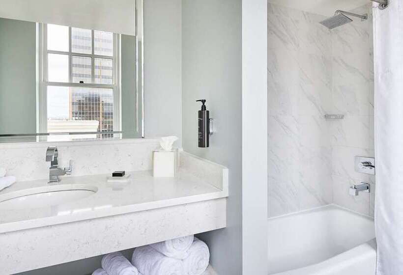 스탠다드 룸 더블 침대 2개, Redmont Hotel Birmingham, Curio Collection By Hilton