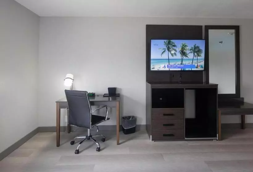 اتاق استاندارد با تخت بزرگ, B&b Hotel Miami Airport