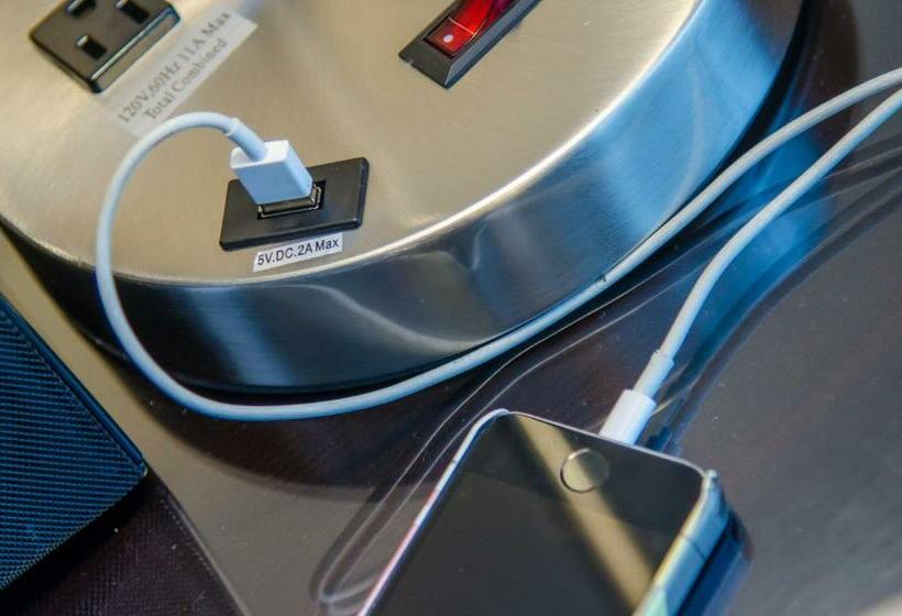 디럭스 룸, Beacon Hotel & Corporate Quarters