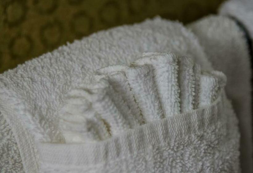 디럭스 룸, Beacon Hotel & Corporate Quarters