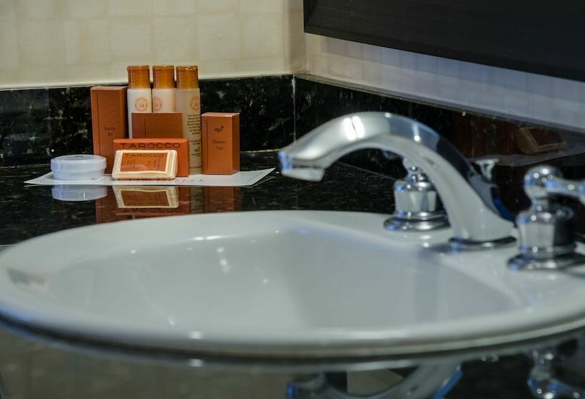 디럭스 룸, Beacon Hotel & Corporate Quarters