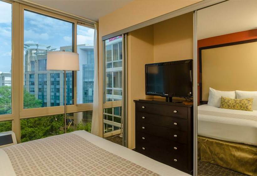 디럭스 룸, Beacon Hotel & Corporate Quarters