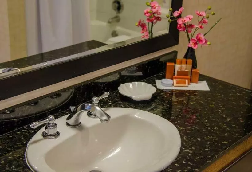 スイート, Beacon Hotel & Corporate Quarters
