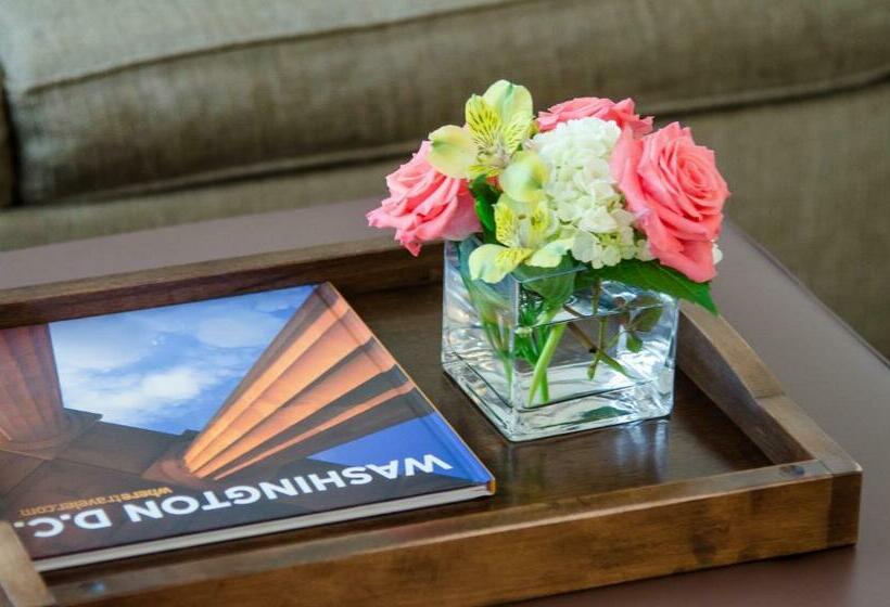 스위트, Beacon Hotel & Corporate Quarters