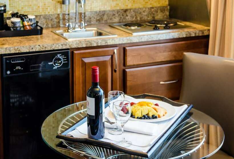 스위트, Beacon Hotel & Corporate Quarters